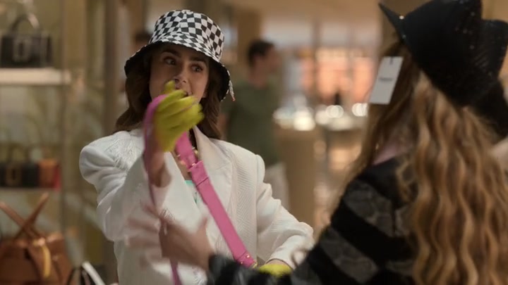 Emily_in_Paris_S02E04_WEBRip_x264-ION10_1326.jpg Emily_in_Paris_S02E04_WEBRip_x264-ION10_1326.jpg