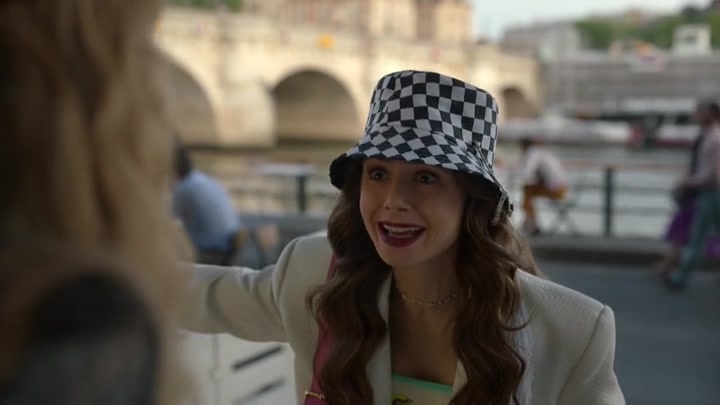 Emily_in_Paris_S02E04_WEBRip_x264-ION10_1365.jpg Emily_in_Paris_S02E04_WEBRip_x264-ION10_1365.jpg