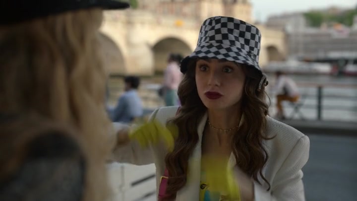 Emily_in_Paris_S02E04_WEBRip_x264-ION10_1371.jpg Emily_in_Paris_S02E04_WEBRip_x264-ION10_1371.jpg