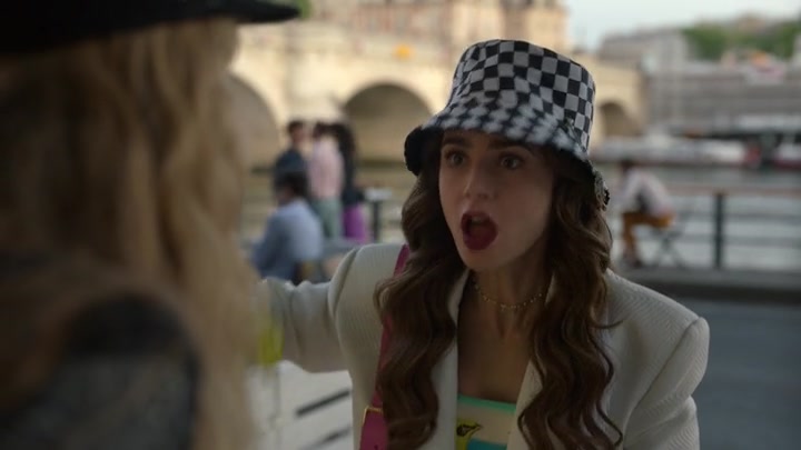 Emily_in_Paris_S02E04_WEBRip_x264-ION10_1372.jpg
