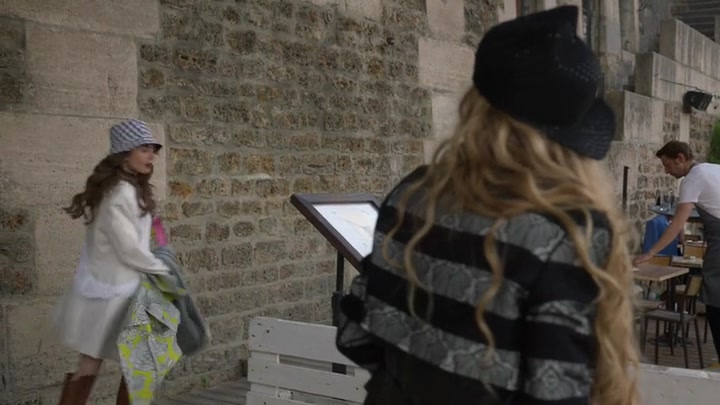Emily_in_Paris_S02E04_WEBRip_x264-ION10_1414.jpg Emily_in_Paris_S02E04_WEBRip_x264-ION10_1414.jpg