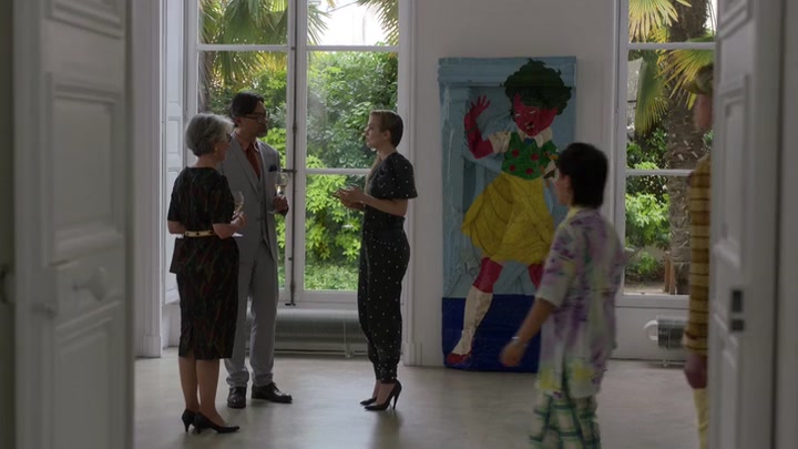 Emily_in_Paris_S02E04_WEBRip_x264-ION10_1427.jpg