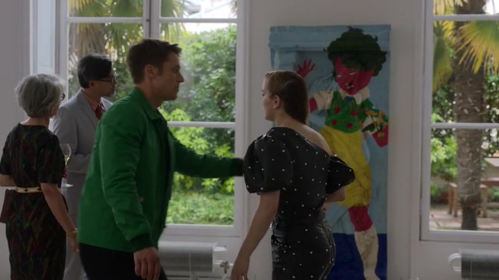 Emily_in_Paris_S02E04_WEBRip_x264-ION10_1456.jpg