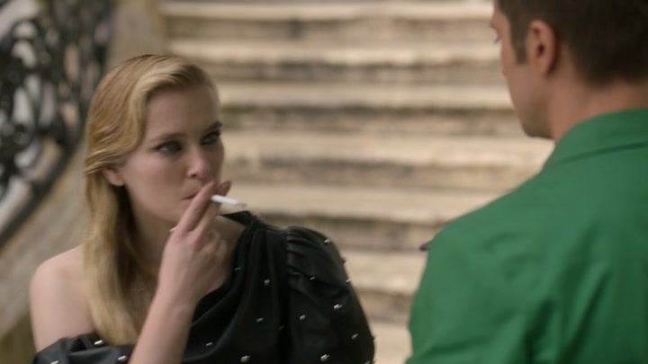 Emily_in_Paris_S02E04_WEBRip_x264-ION10_1545.jpg