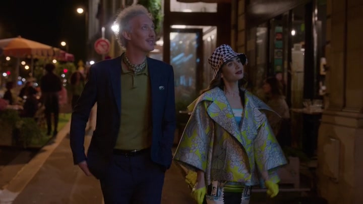 Emily_in_Paris_S02E04_WEBRip_x264-ION10_1594.jpg