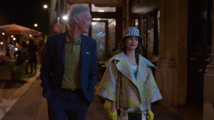 Emily_in_Paris_S02E04_WEBRip_x264-ION10_1597.jpg