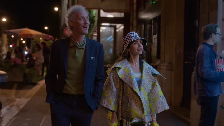 Emily_in_Paris_S02E04_WEBRip_x264-ION10_1599.jpg