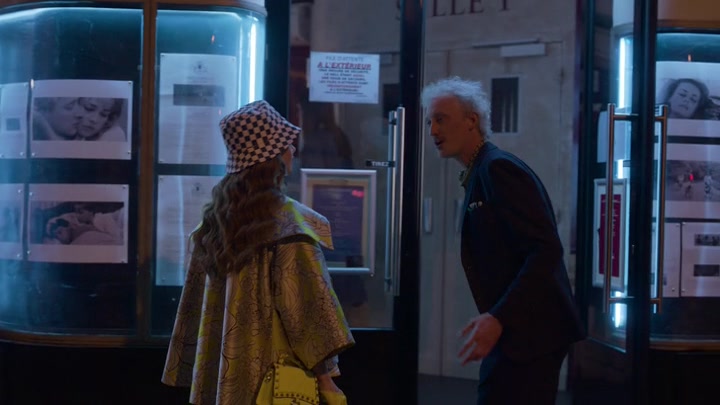 Emily_in_Paris_S02E04_WEBRip_x264-ION10_1613.jpg