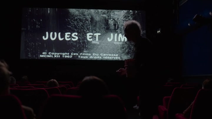 Emily_in_Paris_S02E04_WEBRip_x264-ION10_1630.jpg