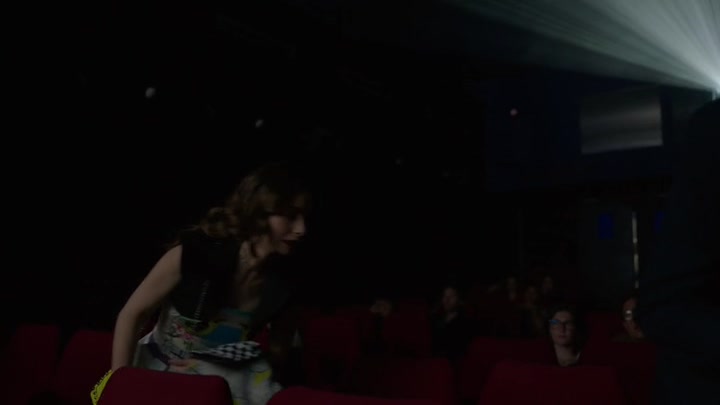 Emily_in_Paris_S02E04_WEBRip_x264-ION10_1635.jpg