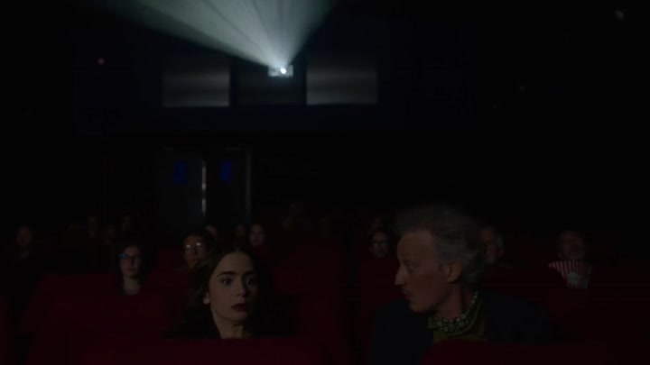 Emily_in_Paris_S02E04_WEBRip_x264-ION10_1641.jpg