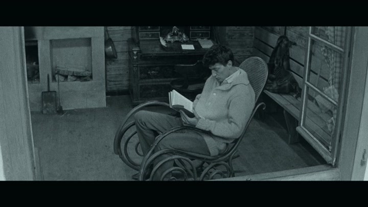 Emily_in_Paris_S02E04_WEBRip_x264-ION10_1665.jpg
