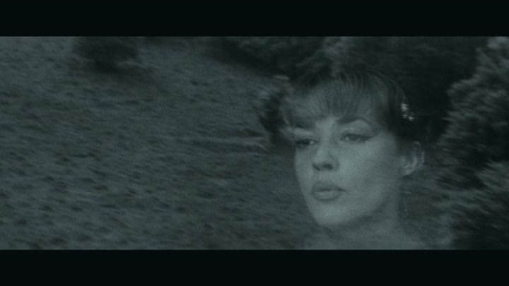 Emily_in_Paris_S02E04_WEBRip_x264-ION10_1704.jpg