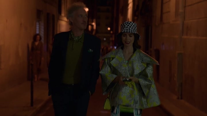 Emily_in_Paris_S02E04_WEBRip_x264-ION10_1735.jpg