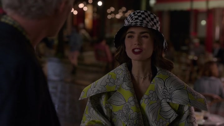 Emily_in_Paris_S02E04_WEBRip_x264-ION10_1766.jpg
