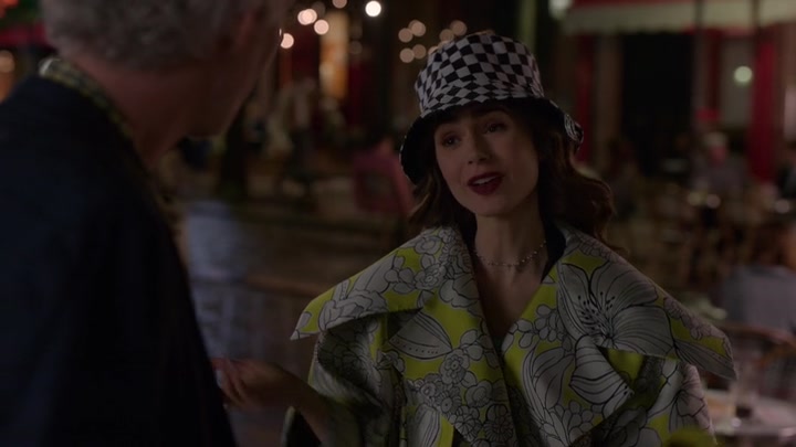 Emily_in_Paris_S02E04_WEBRip_x264-ION10_1778.jpg