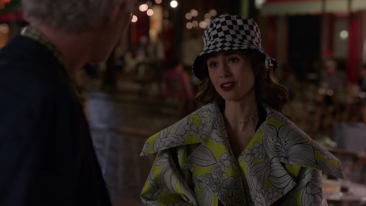 Emily_in_Paris_S02E04_WEBRip_x264-ION10_1779.jpg