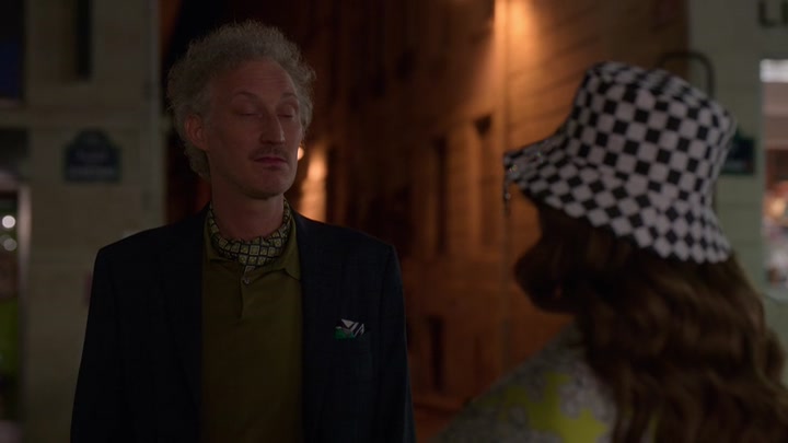 Emily_in_Paris_S02E04_WEBRip_x264-ION10_1795.jpg