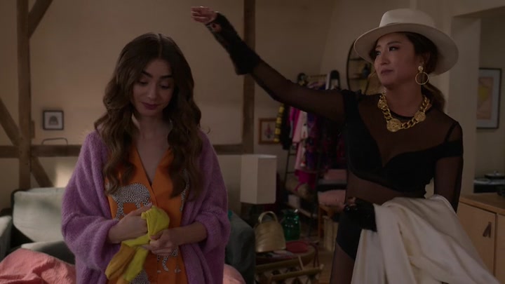 Emily_in_Paris_S02E04_WEBRip_x264-ION10_1906.jpg