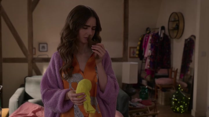 Emily_in_Paris_S02E04_WEBRip_x264-ION10_1920.jpg Emily_in_Paris_S02E04_WEBRip_x264-ION10_1920.jpg