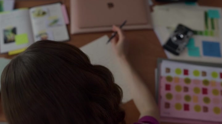Emily_in_Paris_S02E04_WEBRip_x264-ION10_1930.jpg Emily_in_Paris_S02E04_WEBRip_x264-ION10_1930.jpg