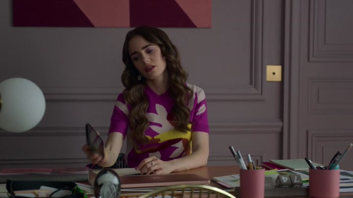 Emily_in_Paris_S02E04_WEBRip_x264-ION10_1961.jpg