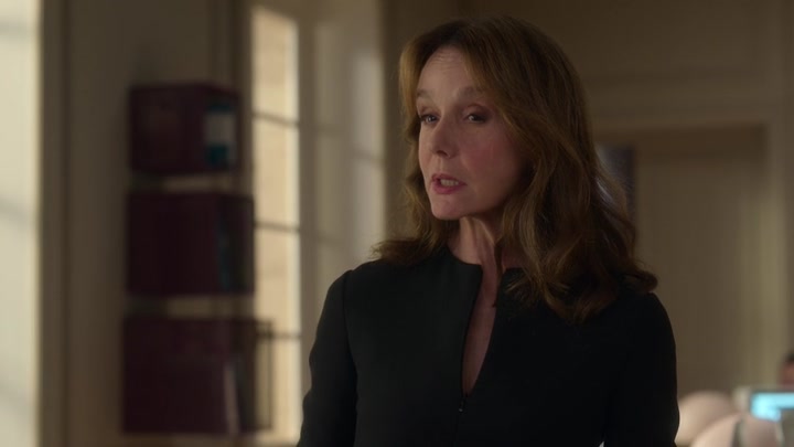 Emily_in_Paris_S02E04_WEBRip_x264-ION10_1988.jpg