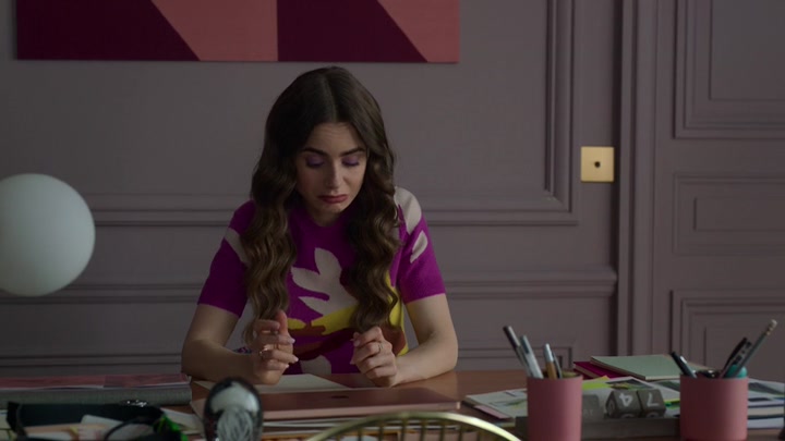 Emily_in_Paris_S02E04_WEBRip_x264-ION10_1990.jpg Emily_in_Paris_S02E04_WEBRip_x264-ION10_1990.jpg
