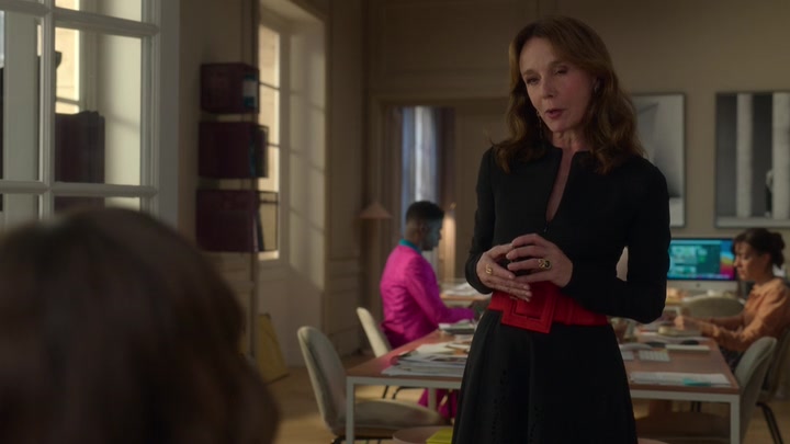 Emily_in_Paris_S02E04_WEBRip_x264-ION10_2019.jpg