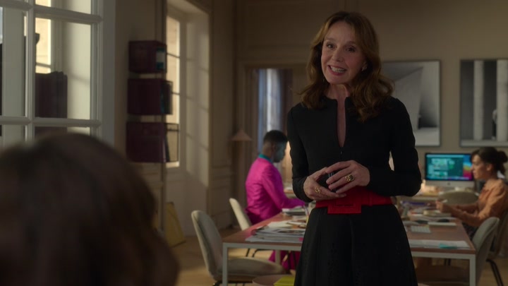 Emily_in_Paris_S02E04_WEBRip_x264-ION10_2024.jpg