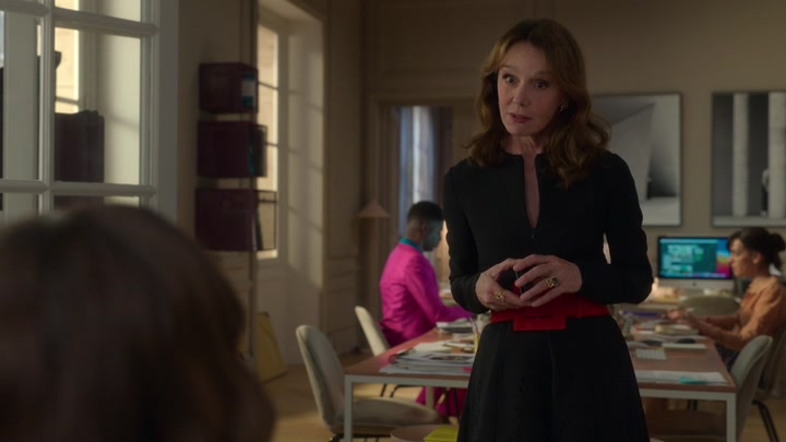 Emily_in_Paris_S02E04_WEBRip_x264-ION10_2025.jpg