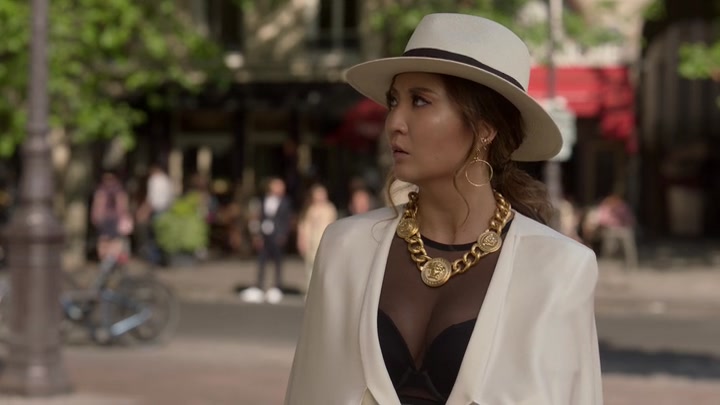 Emily_in_Paris_S02E04_WEBRip_x264-ION10_2095.jpg Emily_in_Paris_S02E04_WEBRip_x264-ION10_2095.jpg