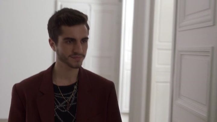 Emily_in_Paris_S02E04_WEBRip_x264-ION10_2111.jpg
