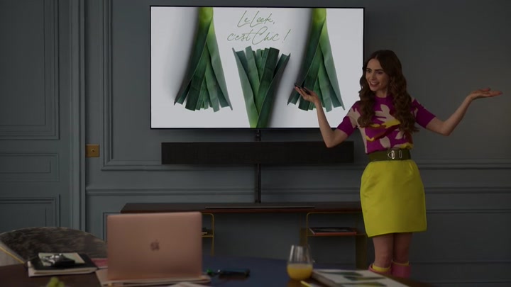 Emily_in_Paris_S02E04_WEBRip_x264-ION10_2218.jpg Emily_in_Paris_S02E04_WEBRip_x264-ION10_2218.jpg