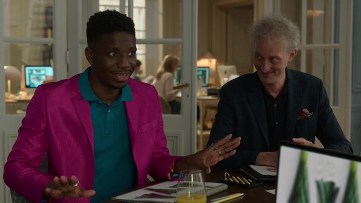 Emily_in_Paris_S02E04_WEBRip_x264-ION10_2228.jpg