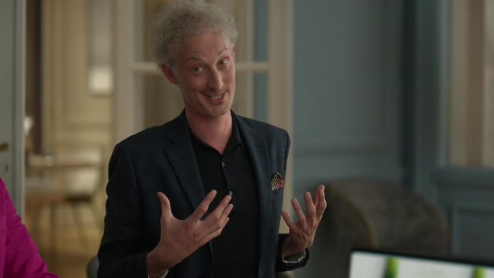 Emily_in_Paris_S02E04_WEBRip_x264-ION10_2245.jpg