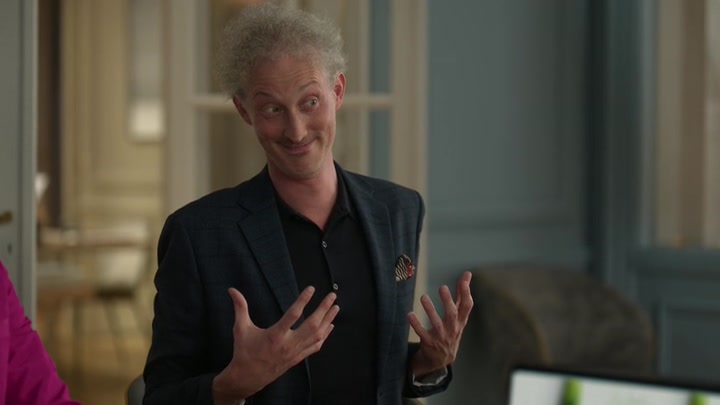 Emily_in_Paris_S02E04_WEBRip_x264-ION10_2247.jpg