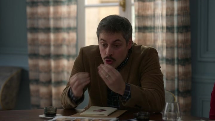 Emily_in_Paris_S02E04_WEBRip_x264-ION10_2250.jpg
