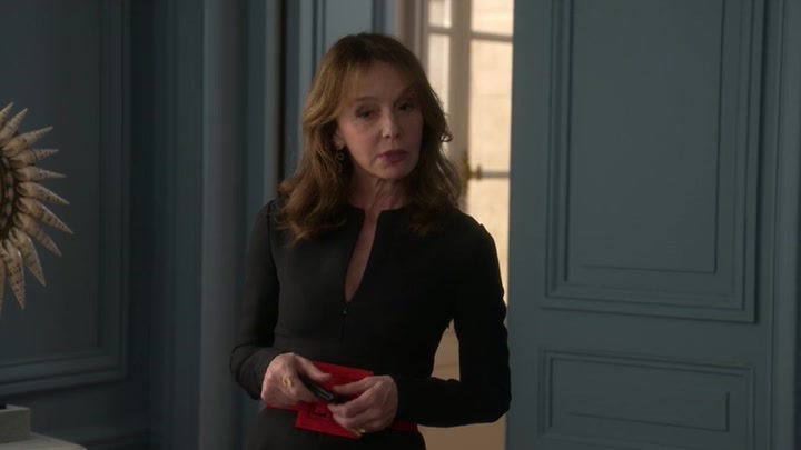 Emily_in_Paris_S02E04_WEBRip_x264-ION10_2274.jpg