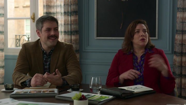 Emily_in_Paris_S02E04_WEBRip_x264-ION10_2298.jpg