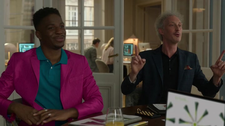 Emily_in_Paris_S02E04_WEBRip_x264-ION10_2379.jpg