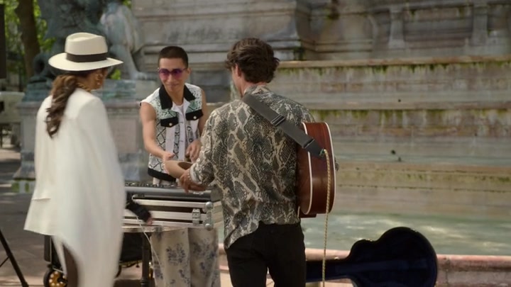 Emily_in_Paris_S02E04_WEBRip_x264-ION10_2437.jpg Emily_in_Paris_S02E04_WEBRip_x264-ION10_2437.jpg