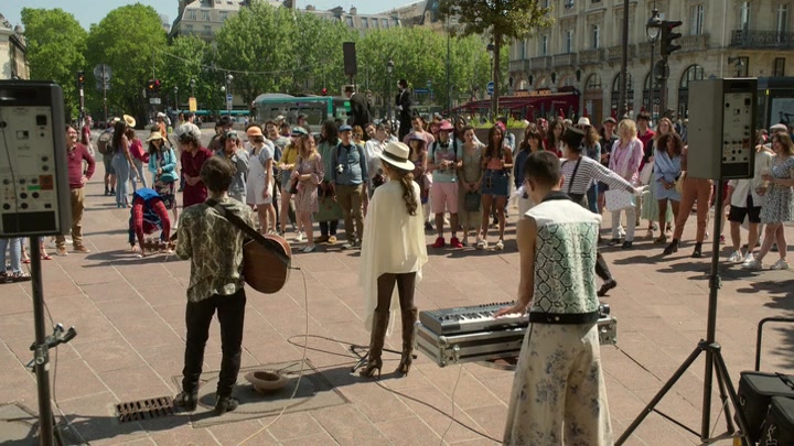 Emily_in_Paris_S02E04_WEBRip_x264-ION10_2487.jpg Emily_in_Paris_S02E04_WEBRip_x264-ION10_2487.jpg