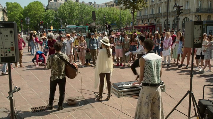 Emily_in_Paris_S02E04_WEBRip_x264-ION10_2488.jpg Emily_in_Paris_S02E04_WEBRip_x264-ION10_2488.jpg