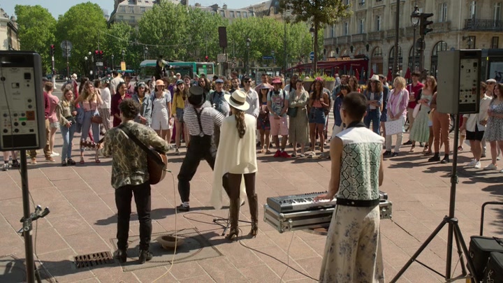 Emily_in_Paris_S02E04_WEBRip_x264-ION10_2508.jpg Emily_in_Paris_S02E04_WEBRip_x264-ION10_2508.jpg