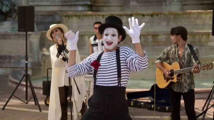 Emily_in_Paris_S02E04_WEBRip_x264-ION10_2515.jpg Emily_in_Paris_S02E04_WEBRip_x264-ION10_2515.jpg