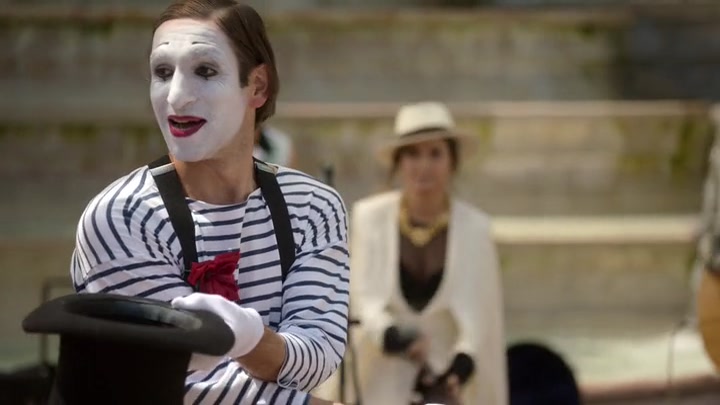 Emily_in_Paris_S02E04_WEBRip_x264-ION10_2580.jpg Emily_in_Paris_S02E04_WEBRip_x264-ION10_2580.jpg