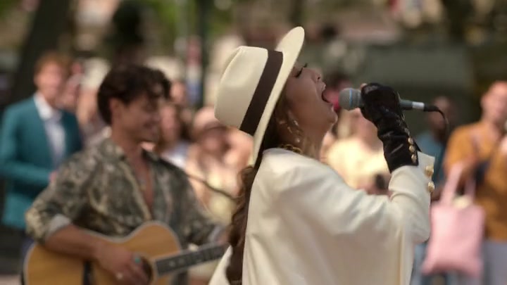 Emily_in_Paris_S02E04_WEBRip_x264-ION10_2599.jpg Emily_in_Paris_S02E04_WEBRip_x264-ION10_2599.jpg