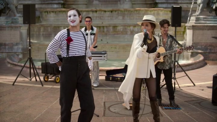 Emily_in_Paris_S02E04_WEBRip_x264-ION10_2630.jpg Emily_in_Paris_S02E04_WEBRip_x264-ION10_2630.jpg