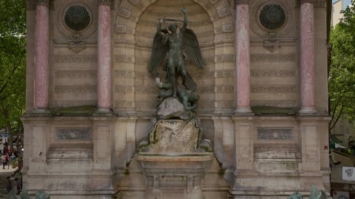 Emily_in_Paris_S02E04_WEBRip_x264-ION10_2655.jpg